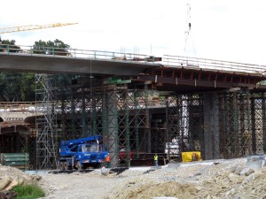 Oceľové podporné konštrukcie pre mosty, rýchlostná cesta R1