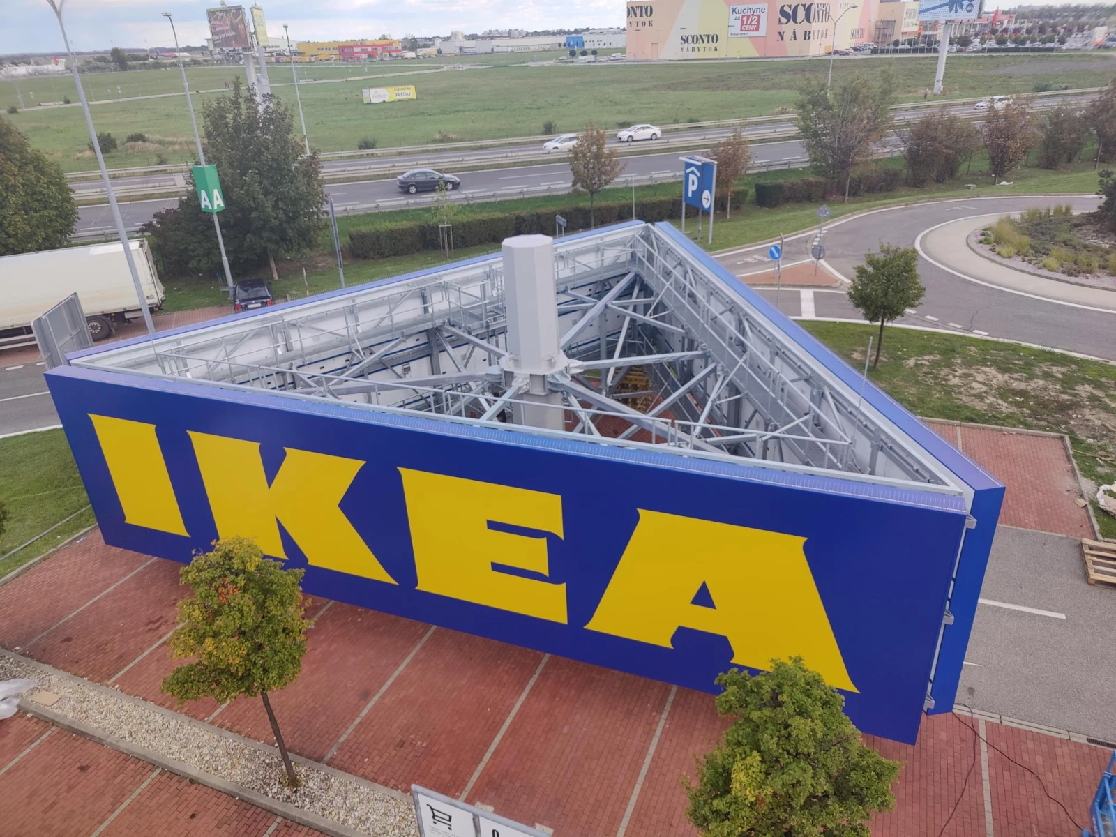 IKEA Bratislava - pilón - 4